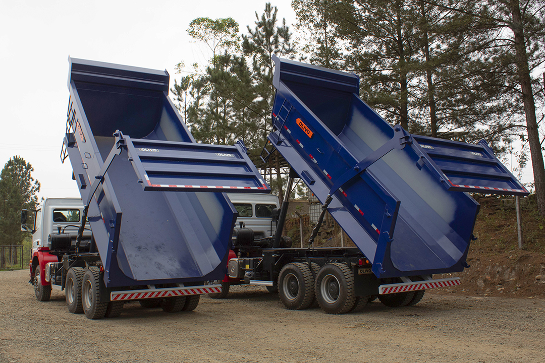 Caçamba basculante meia cana minério