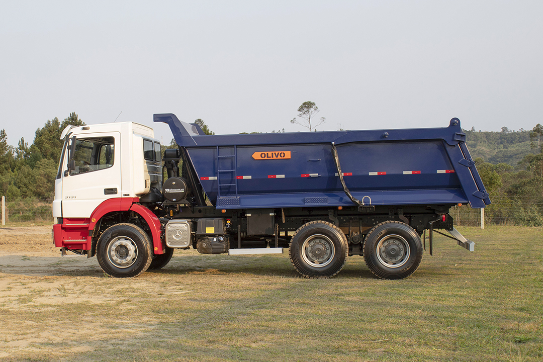 Caçamba basculante meia cana minério
