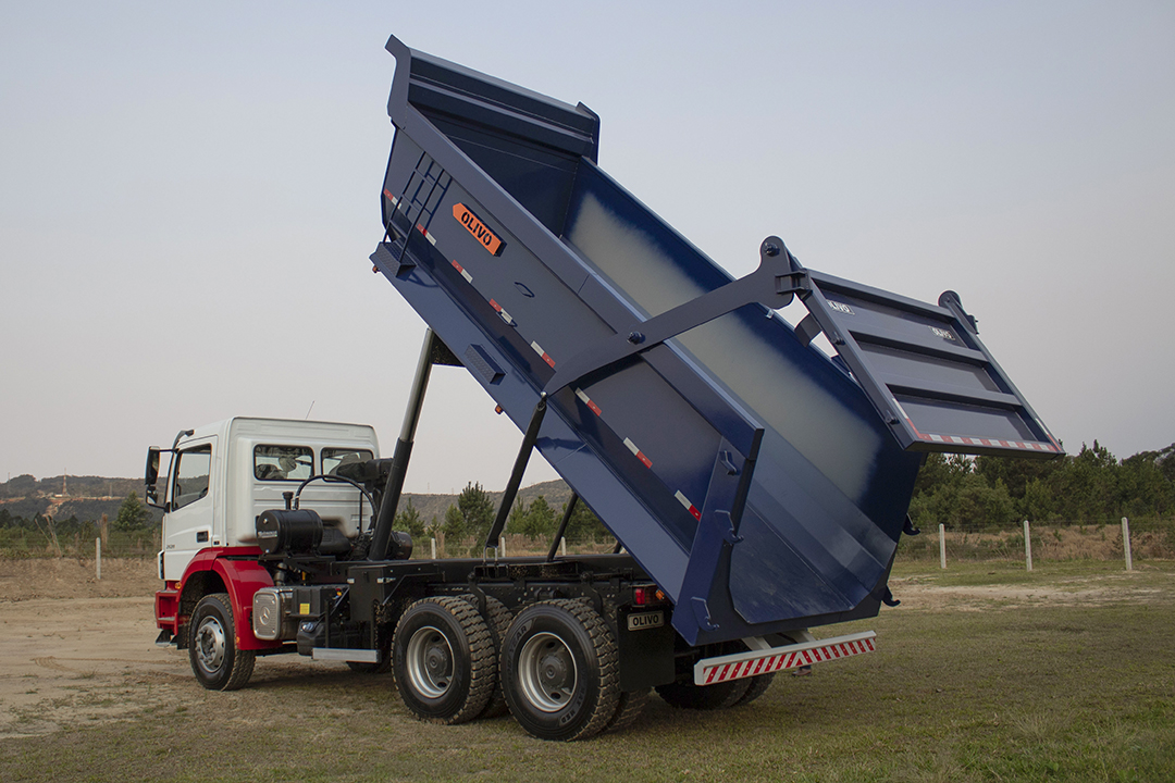 Caçamba basculante meia cana minério